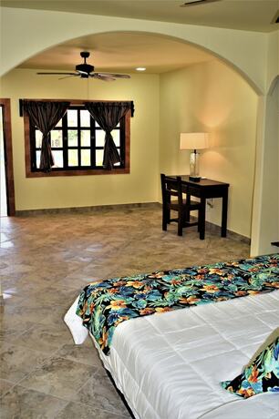 Imagen de la habitación del Hotel HACIENDA MONARCAS RESORT. Foto 18