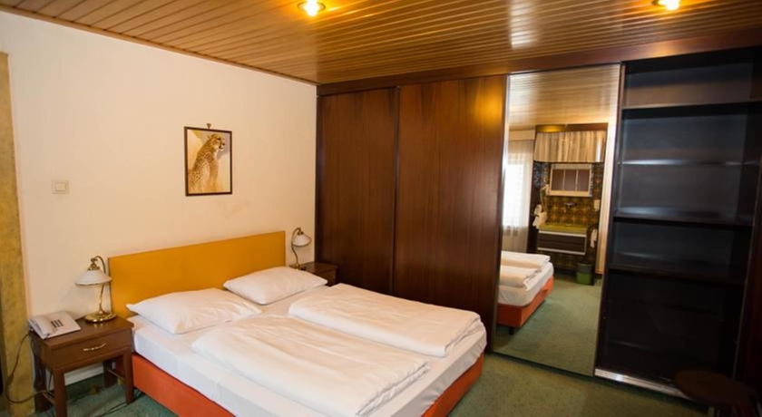 Imagen de la habitación del Hotel HADRIGAN. Foto 8