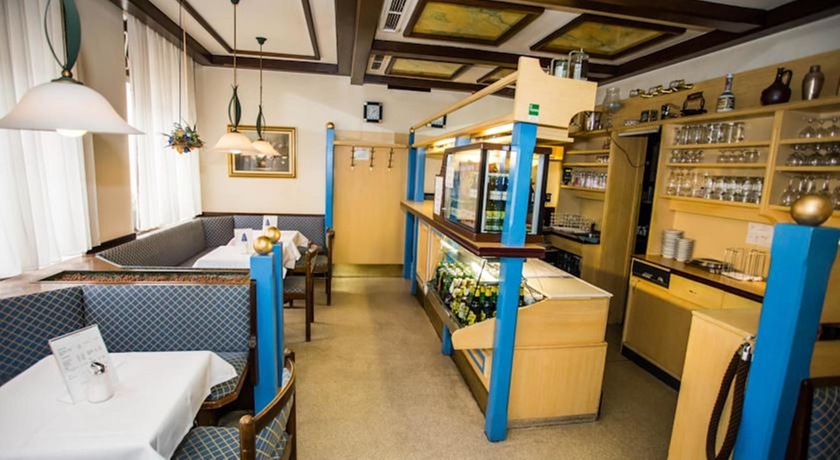 Imagen del bar/restaurante del Hotel HADRIGAN. Foto 3