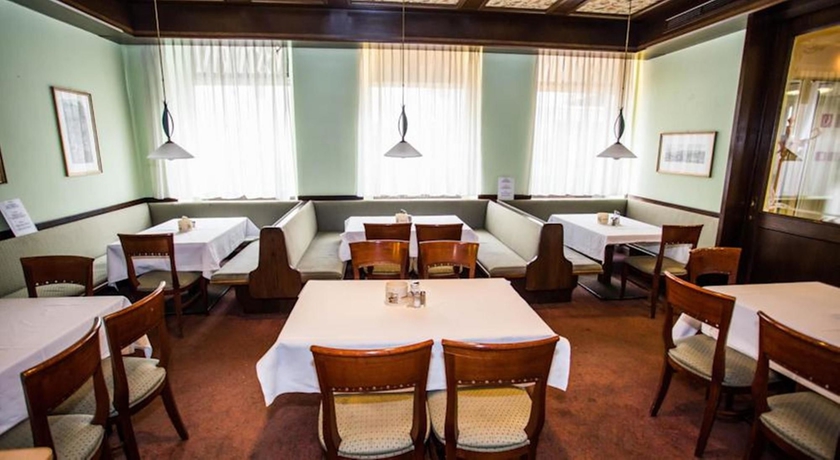 Imagen del bar/restaurante del Hotel HADRIGAN. Foto 5