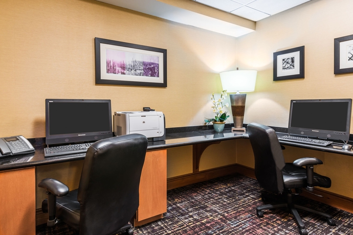 Imagen de los interiores del Hotel HAMPTON INN AIRPORT/ GALLERIA MALL. Foto 11