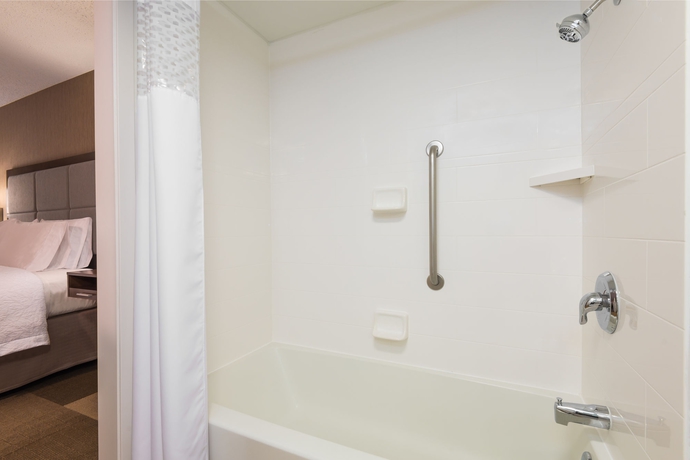 Imagen de la habitación del Hotel HAMPTON INN AIRPORT/ GALLERIA MALL. Foto 6