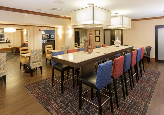 Imagen de los interiores del Hotel HAMPTON INN AIRPORT/ GALLERIA MALL. Foto 14