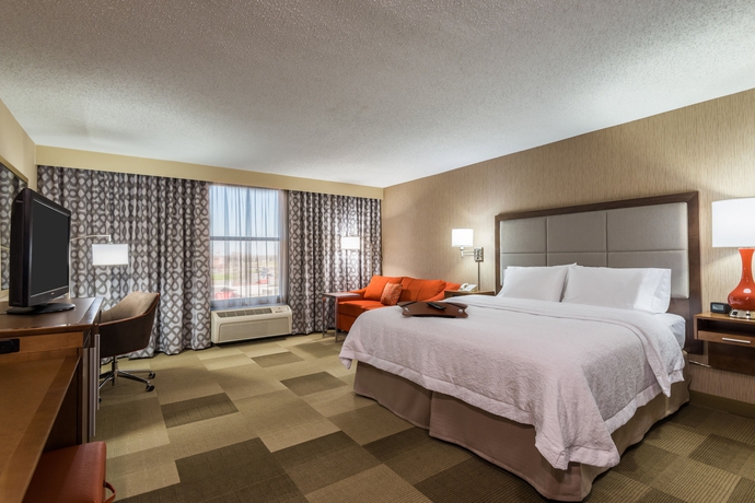 Imagen de la habitación del Hotel HAMPTON INN AIRPORT/ GALLERIA MALL. Foto 9