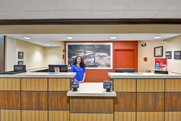 Imagen de los interiores del Hotel HAMPTON INN ALBANY-WOLF ROAD. Foto 16