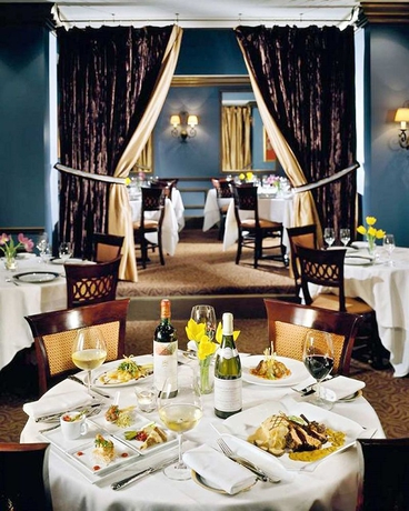 Imagen del bar/restaurante del Hotel HAMPTON INN - SUITES ALBANY-DOWNTOWN. Foto 3