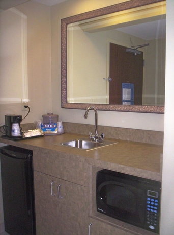 Imagen de la habitación del Hotel HAMPTON INN and SUITES ALBANY-AIRPORT. Foto 7