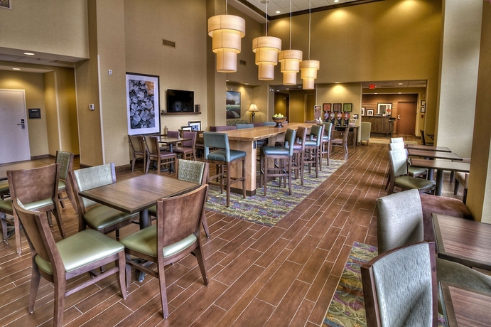 Imagen de los interiores del Hotel HAMPTON INN and SUITES ROCHESTER/HENRIETTA. Foto 17