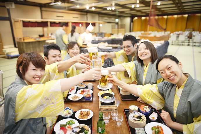 Imagen del bar/restaurante del Hotel HANAMAKI ONSEN HOTEL HANAMAKI. Foto 6