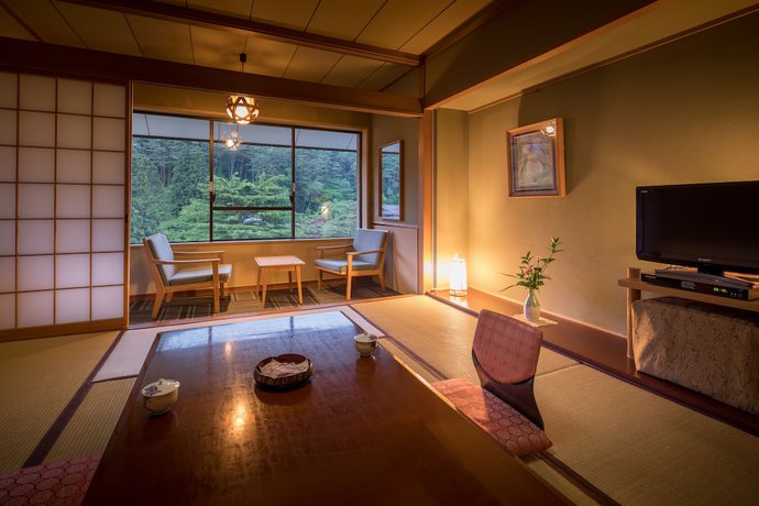 Imagen de la habitación del Hotel HANAMAKI ONSEN HOTEL KOYOKAN. Foto 22