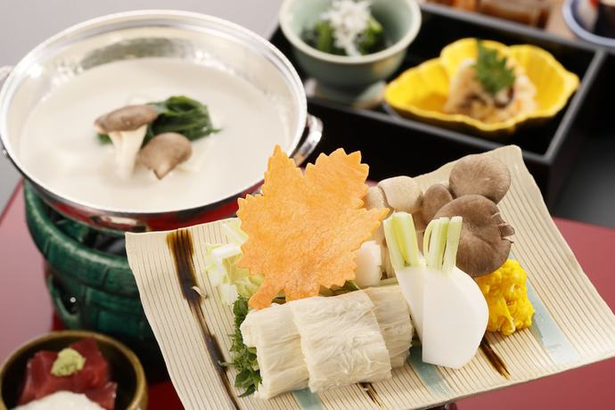 Imagen del bar/restaurante del Hotel HANAMAKI ONSEN HOTEL KOYOKAN. Foto 19