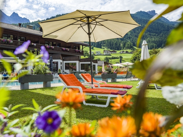 Imagen de la piscina del Hotel HAPPY STUBAI. Foto 15