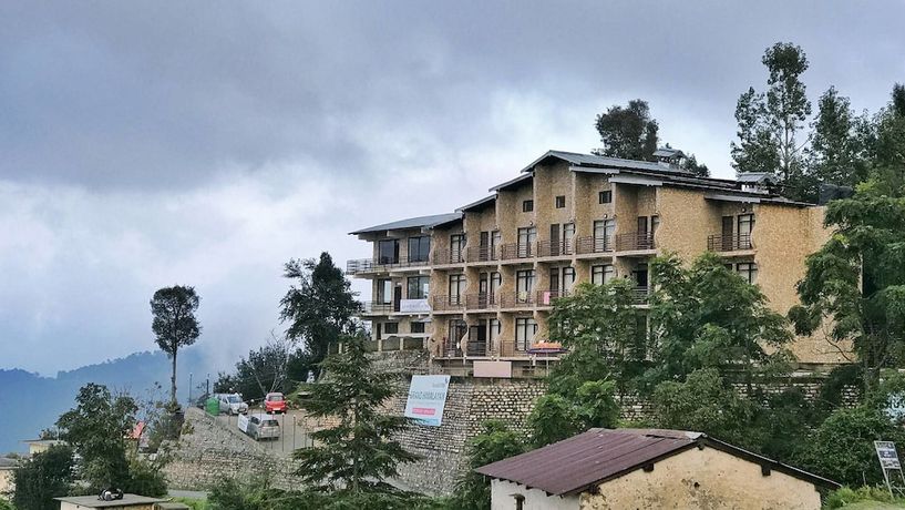 Imagen general del Hotel HBC Grand Himalayan and Resort. Foto 2