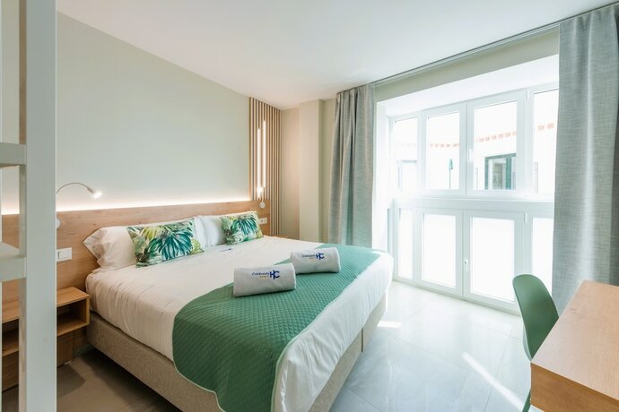 Imagen de la habitación del Hotel HC Calahonda Beach Nerja. Foto 17