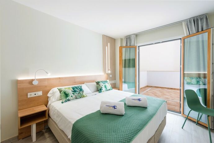 Imagen de la habitación del Hotel HC Calahonda Beach Nerja. Foto 19