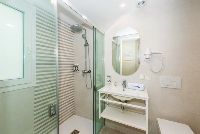 Imagen general del Hotel HC Calahonda Beach Nerja. Foto 7