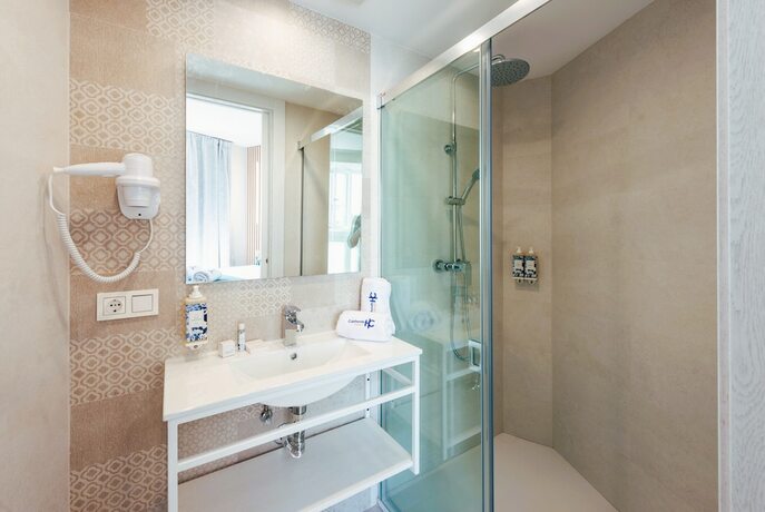 Imagen general del Hotel HC Calahonda Beach Nerja. Foto 10