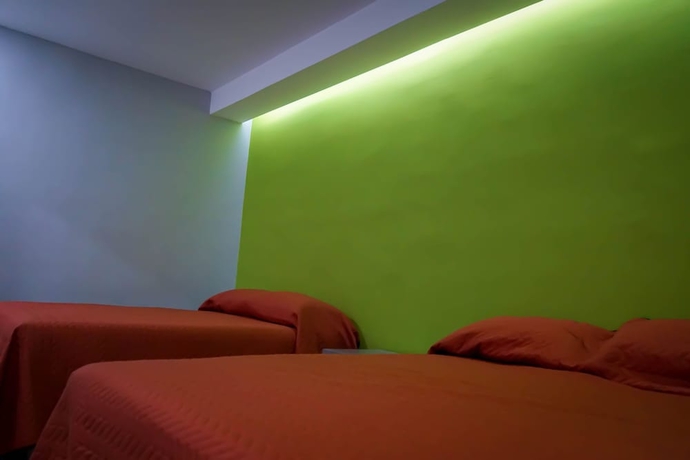 Imagen de la habitación del Hotel HC Express. Foto 8