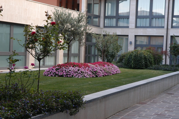 Imagen de los exteriores del Hotel HC Hotel Cremona Pilgrim's. Foto 6