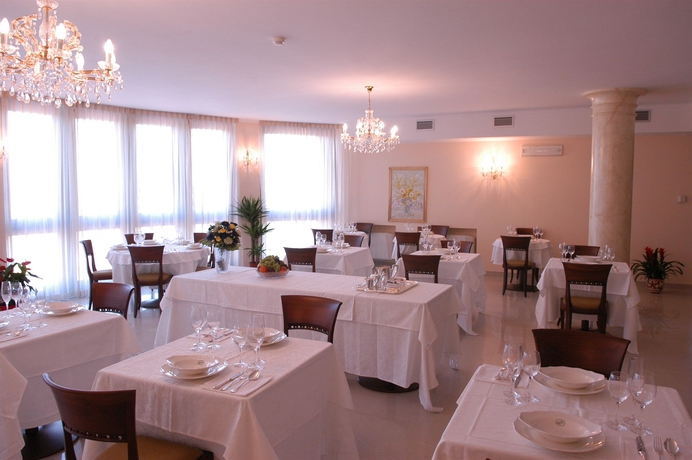 Imagen del bar/restaurante del Hotel HC Hotel Cremona Pilgrim's. Foto 3
