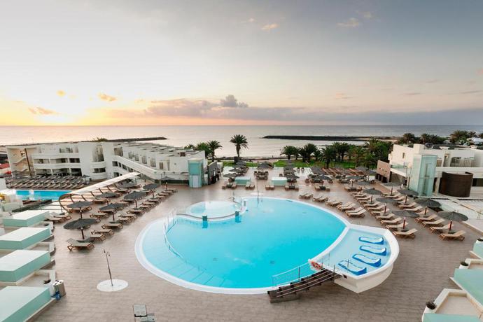 Imagen general del Hotel HD Beach Resort and SPA. Foto 1