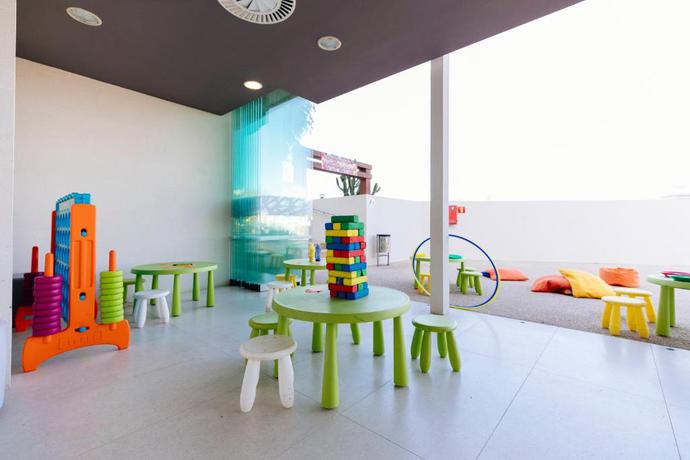 Imagen de los exteriores del Hotel HD Beach Resort and SPA. Foto 15