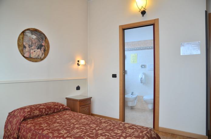 Imagen de la habitación del Hotel HDomus. Foto 2