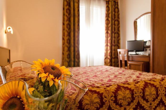 Imagen de la habitación del Hotel HDomus. Foto 9