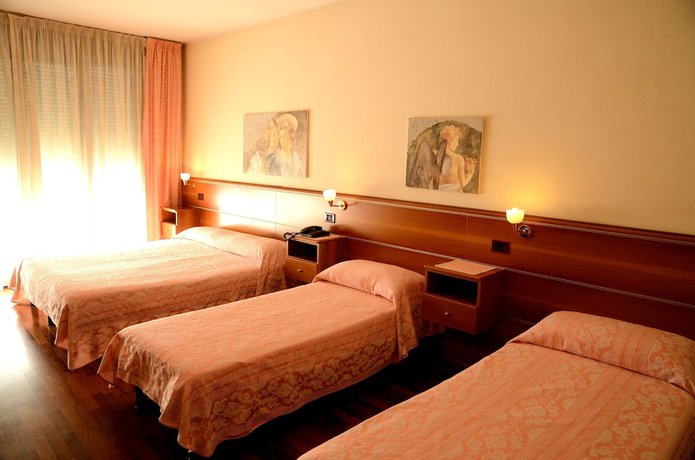 Imagen de la habitación del Hotel HDomus. Foto 15