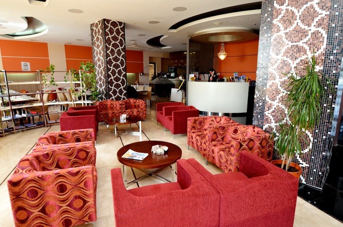 Imagen de los interiores del Hotel HEC Residence Milocer. Foto 16