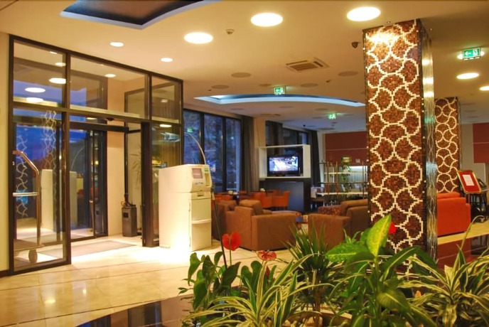 Imagen de los interiores del Hotel HEC Residence Milocer. Foto 17