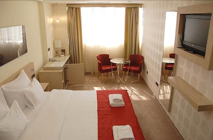 Imagen de la habitación del Hotel HEC Residence Milocer. Foto 11