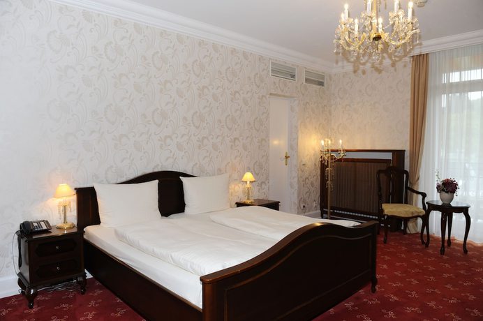 Imagen de la habitación del Hotel HELIOPARK Bad Zum Hirsch. Foto 5