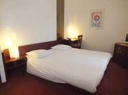 Imagen de la habitación del Hotel HELVETIA, Basilea. Foto 2