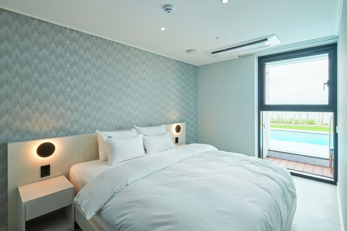Imagen de la habitación del Hotel HEMIRION POOL VILLAandRESORT. Foto 4