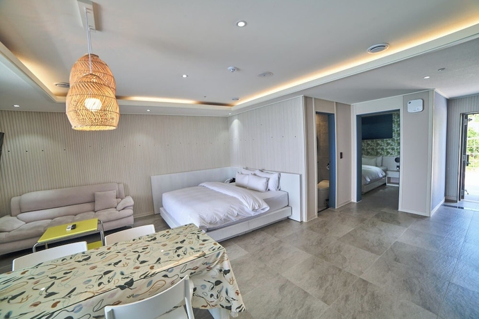 Imagen de la habitación del Hotel HEMIRION POOL VILLAandRESORT. Foto 9