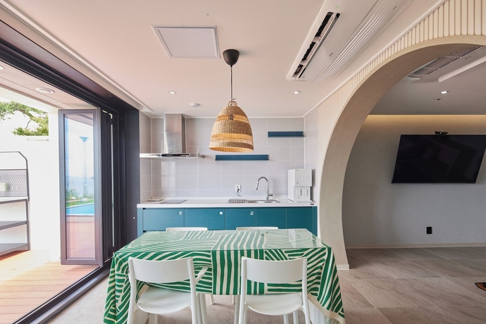 Imagen de la habitación del Hotel HEMIRION POOL VILLAandRESORT. Foto 13