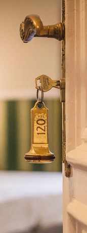 Imagen de la habitación del Hotel HENRI Düsseldorf Downtown. Foto 9