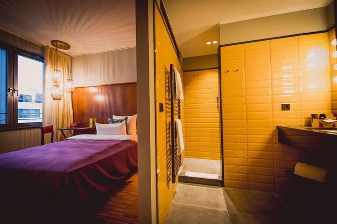 Imagen de la habitación del Hotel HENRI Düsseldorf Downtown. Foto 15