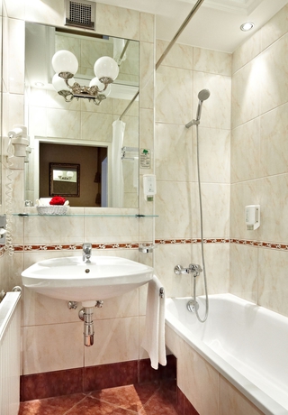 Imagen de la habitación del Hotel HENRI Wien. Foto 11