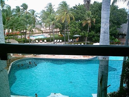 Imagen de la piscina del Hotel HESPERIA CUMANAGOTO. Foto 4