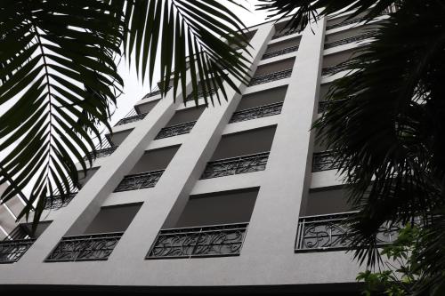 Imagen general del Hotel HH & Sky Bar. Foto 2