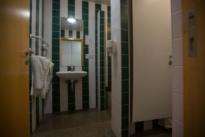 Imagen general del Hotel HI Espinho - Pousada de Juventude - Hostel. Foto 8