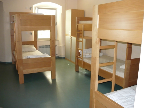 Imagen de la habitación del Hotel HI Hostel Rijeka. Foto 11