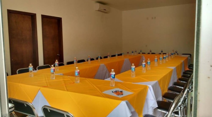 Imagen de los interiores del Hotel HI Huasteca Inn. Foto 17