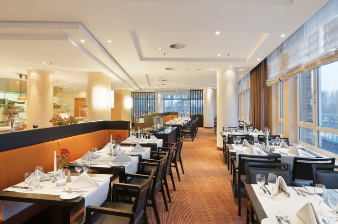 Imagen del bar/restaurante del Hotel HI International Hamburg. Foto 1
