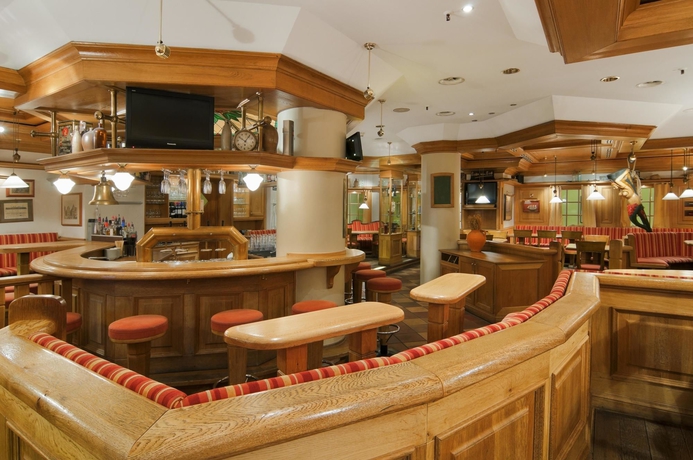 Imagen del bar/restaurante del Hotel HI International Hamburg. Foto 2