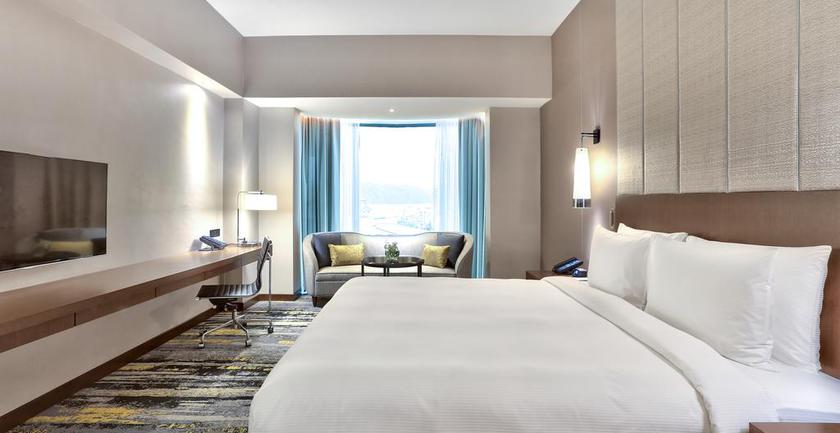 Imagen de la habitación del Hotel HILTON KOTA KINABALU. Foto 10
