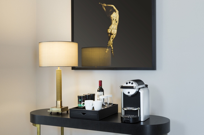 Imagen de la habitación del Hotel HILTON OPERA PARIS. Foto 9