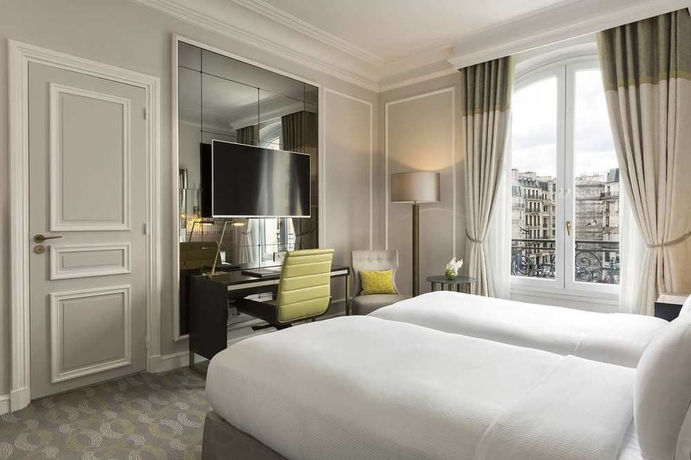 Imagen de la habitación del Hotel HILTON OPERA PARIS. Foto 10
